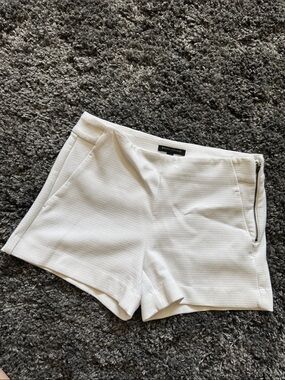 Banana Republic white shorts- Size 4
